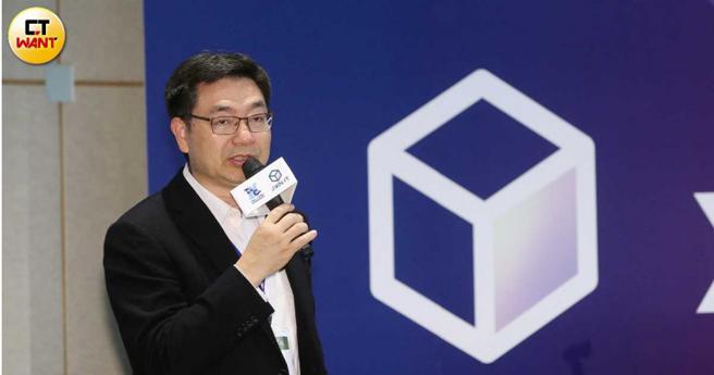 静宜大学观光事业学系副教授黄正聪观察，疫情期间郊区度假旅馆受惠较大，都市饭店则难经营，但国境解封后，都市饭店今年应该都可走出疫情阴影。（图／赵世勋摄）