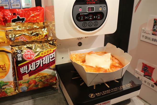 OKmart「OKCOOK」不只可享受自煮乐趣，也降低关东煮报废率达9成。（OKmart提供）