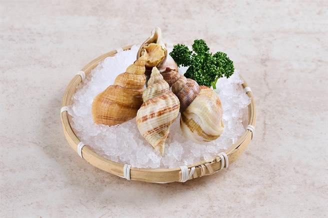 5月底前使用「立方虎」贴图回传「肉次方」LINE官方帐号，到店消费出示画面，即赠「神奇海螺」1份(2颗)。(王品集团提供)