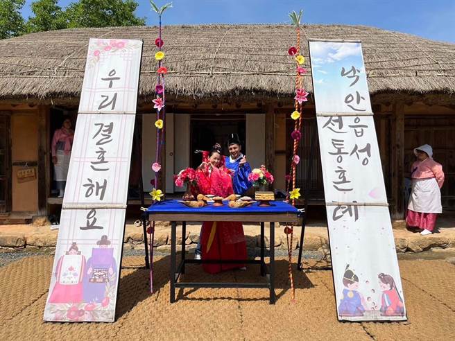 六月、曾子余体验韩国传统婚礼。（《食尚玩家》提供）