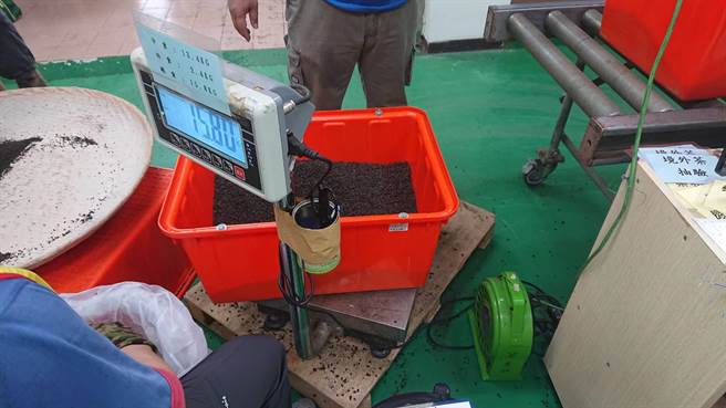 南投县鹿谷农会春茶赛将于22日起展开2阶段评茶，农会20、21日受理缴交茶样作业。（鹿谷农会提供／陈淑娥南投传真）