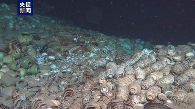 南海考古发现两处中国古代沈船，文物超十万件。（央视新闻截图）