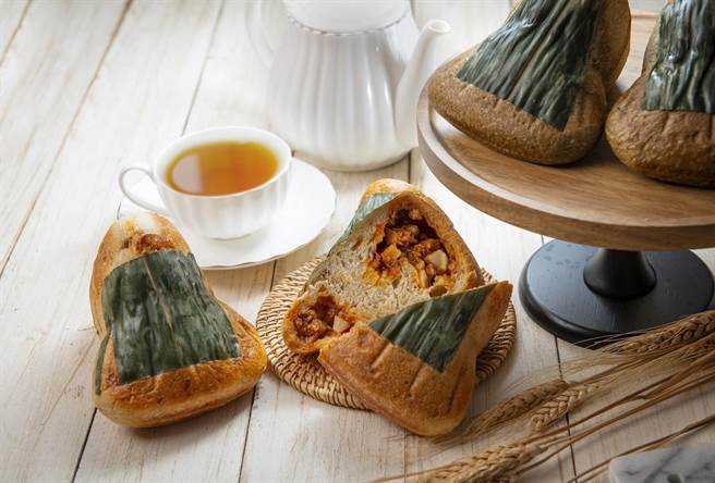 汉来糕饼小舖特别推出「麵包粽」，有咸甜两种口味，适合喜欢尝鲜的人。(汉来美食提供)