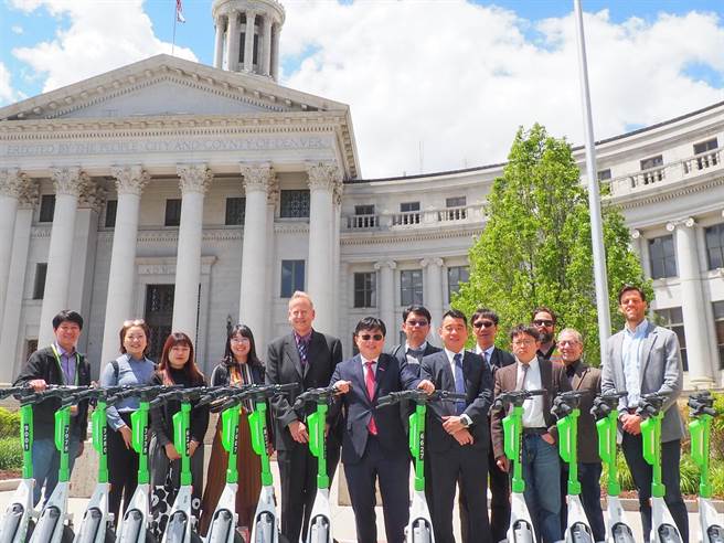 市府副秘书长金志聿代表桃园市长张善政赴美国丹佛领奖，并与丹佛市政府交流。（市府提供／蔡依珍桃园传真）