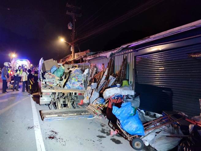 警方获报到场，地面上还有斑斑血迹。（警方提供）