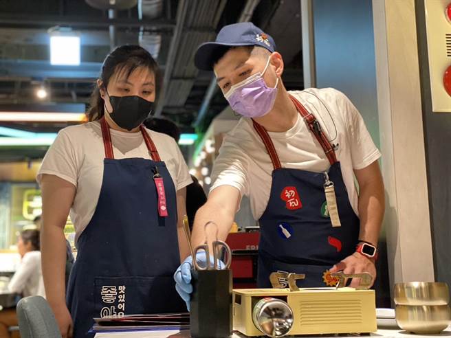 王品集团旗下韩式料理品牌「初瓦」前进台中开店。（王品提供）