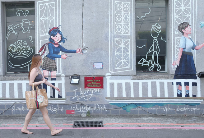 儿科医师陈信宏说，很多人都戳太浅或位置不对，才导致快筛结果不准，其实早就中镖了。（图／示意图，记者粘耿豪摄影）