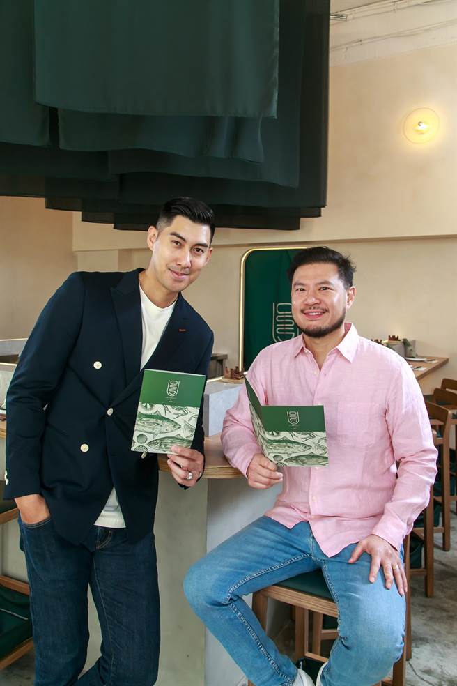 （左起）OSSU创办人毛加恩James、施振邦Parkson 。（OSSU提供）