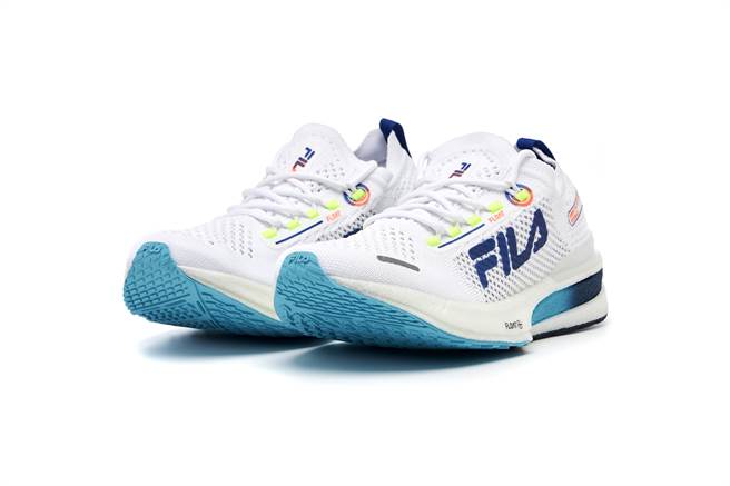 FILA结合独家Float＋科技及精湛的工艺技术，打造专业慢跑鞋FLOAT ELITE。（FILA提供）