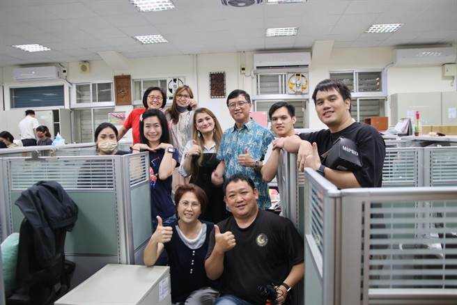 花莲县政府原住民行政处因应县府办公厅舍空间与使用调整，今天起在花莲市原环保局大楼持续提供服务。（花莲县政府原民处提供／罗亦晽花莲传真）