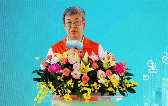 行政院长陈建仁指两岸之间的交流应该要秉持着和平对等、民主对话的方式来进行，台湾绝对不相信中国的「九二共识」、「一国两制」。（吕妍庭摄）