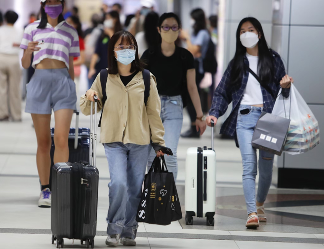 一名男网友表示，看日本节目发现，日本女生从艺人到路上民眾都有浏海。（图／示意图，记者季志翔摄影）