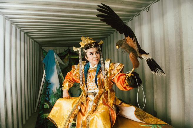 明华园天字戏剧团《长生战纪》轩辕族首尊轩辕苍风武功高强，为三界斩妖除魔-摄影师林艺堂(高雄市文化局提供)    