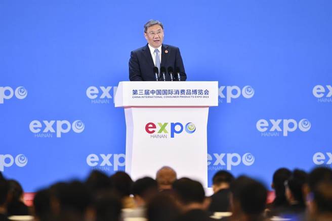 第三届「中国国际消费品博览会」今年4月在海南海口开幕。图为中国大陆商务部部长王文涛出席开幕式并致欢迎辞。（图/中新社）