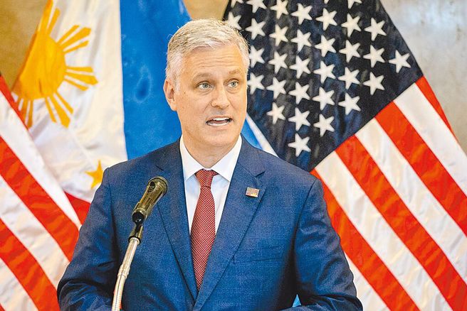 美前国安顾问欧布莱恩日前访台，曾鼓吹台湾每人要有一把AK-47，还提到炸毁台积电一说，引发国内热议。（路透）