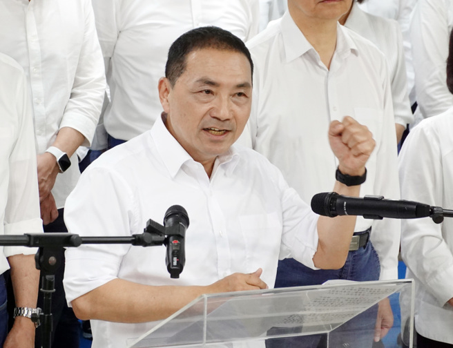 有媒体23日公布一份最新2024总统大选民调，民进党主席赖清德28％领先、新北市长侯友宜为24％居次、民眾党主席柯文哲22％排第三。图为国民党总统参选人侯友宜。（资料照／姚志平摄）