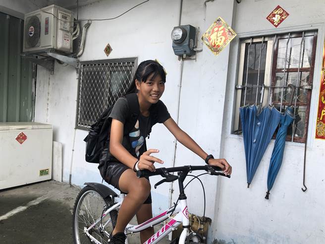 今年总统教育奖得主，花莲富里乡东里国小足球队长潘禹彤。（台湾世界展望会提供／王志伟花莲传真）