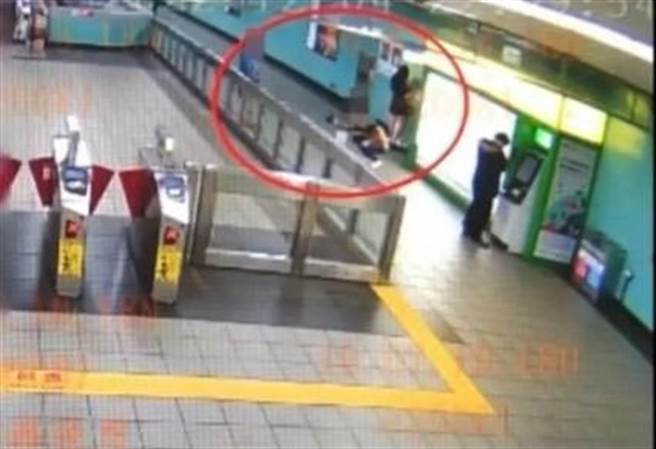 陈姓男子在捷运站内裸露下体做出猥亵动作，检察官依妨害风化罪起诉。（资料照）