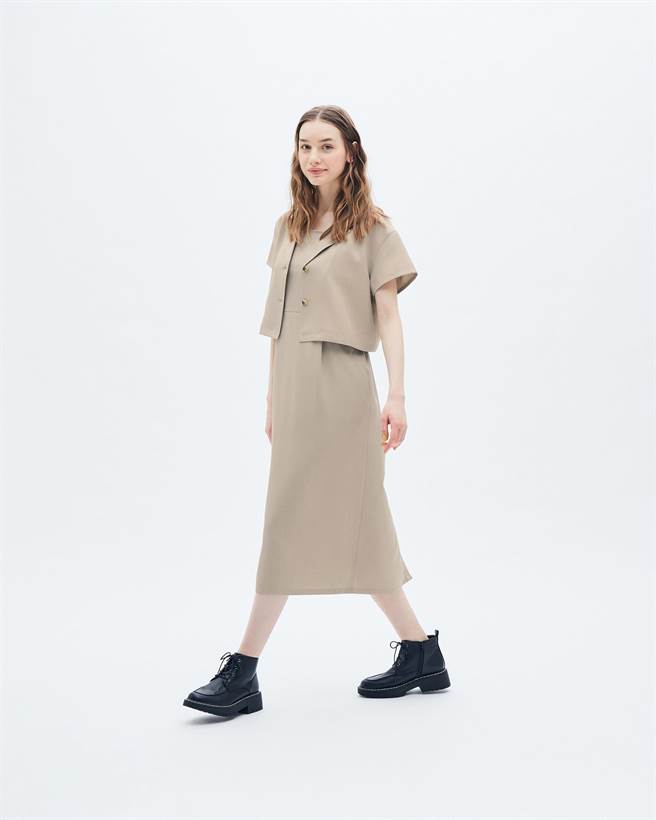 GU「女装多WAY连身裙」感谢祭优惠价790元。（GU提供）