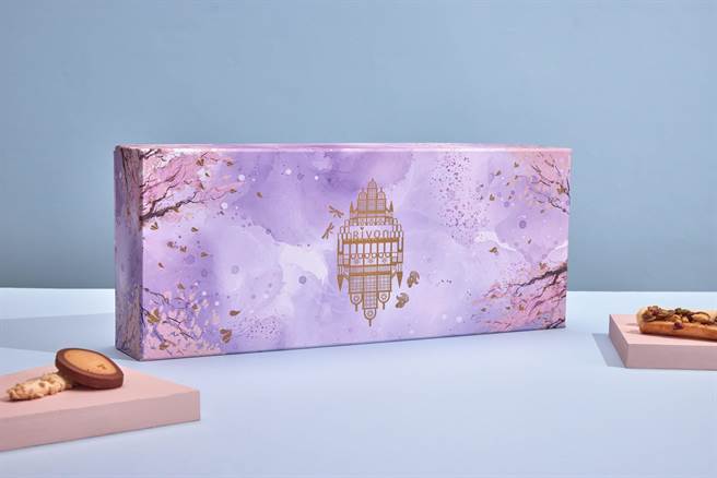 礼坊「梦影紫」将明星商品「坚果塞纳河」和「坚果蛋白饼」搭配其中，品尝甜蜜时也能减少负担，1380元。（礼坊提供）