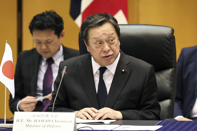 日本防卫大臣滨田靖一。（图／美联社）