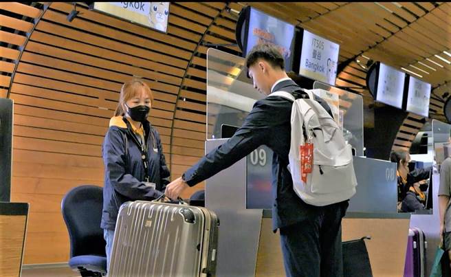 朝阳科大新设航空运务系，未来将培育空勤、地勤及运输专业人才，为国际航空产业再添生力军。(朝阳科大提供)
