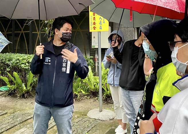 新北三峡北大特区日前发生性骚扰事件，案发地点为社区开放型防灾通道，属私人土地。国民党新北市议员吕家恺希望市府与地方共同合作，新北市警察局回应，社区开放型防灾通道多为私人土地，原则宜由社区自行建置监视器录影系统。（吕家恺提供）