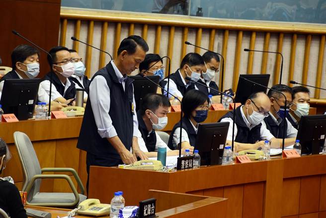 屏縣詐騙案增加25％，警局長稱平穩，議員皺眉質疑。(林和生攝)