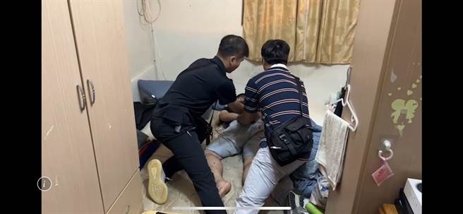 警方将范姓主嫌等人逮捕。（民眾提供／李京升苗栗传真）