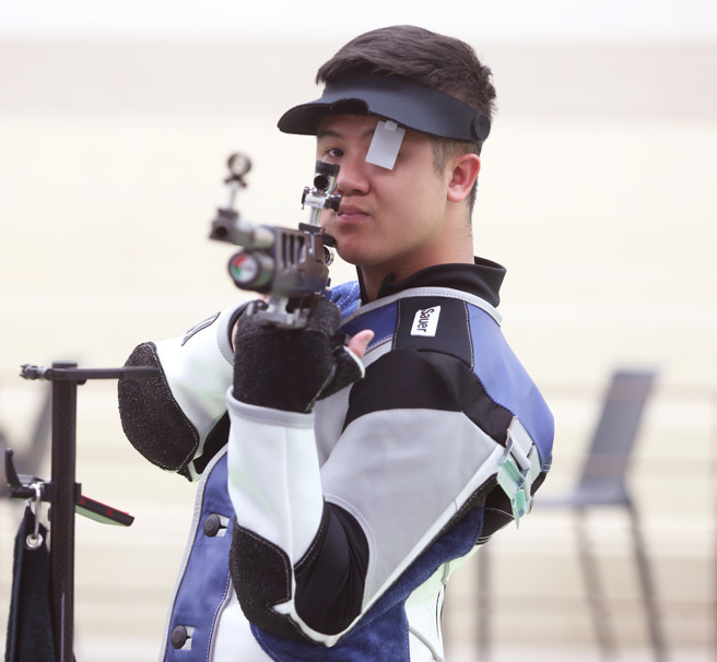 吕绍全全神贯注训练中。（陈怡诚摄）