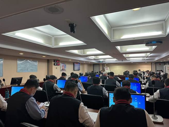 北市警局23日赴议会警政卫生委员会，针对「防制诈欺犯罪、帮派组织犯罪、枪击案件及监视器等议题」进行专案报告。（北市警局提供／张芷瑜台北传真）