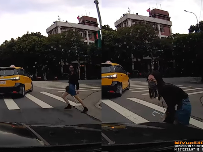 驾驶行驶在总统府前的凯达格兰大道，准备右转时，右侧路边一名短裤女子突然向前「躺在车头前」，所幸驾驶急煞，女子躺了数秒了就起身离开。（翻摄自脸书「爆料公社二社」）