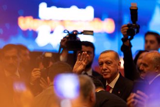 土耳其災民挺艾爾段 分析：混亂年代強勢領導人出頭