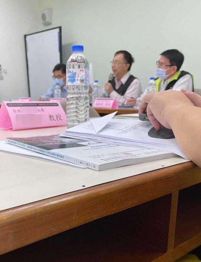 爆料人直指王和助理教授小三联手，伸向南投县共10亿元的2个国民运动中心案，2人开会领出席费、会前会后还在摩铁「连结」。（图／民眾提供）