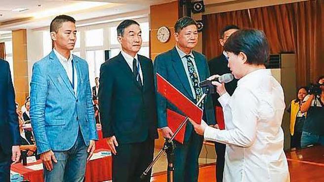 台中市府被外界称为桃花窟，不仅市长卢秀燕任内的前副秘书长、劳工局长等爆出绯闻，前朝的王庆堂也遭爆料。（图／报系资料照）