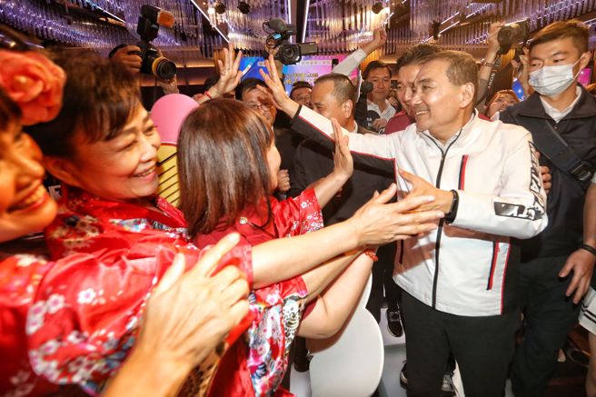 新北市政府消防局23日举行「112年度消防暨义消楷模表扬大会」，市长侯友宜（见图）出席颁奖。（本报资料照）