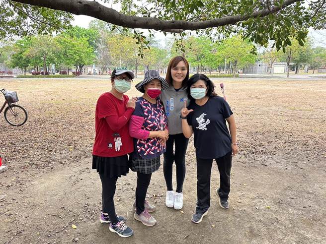 国民党高市左楠区立委提名一波三折，今天公布民调结果，由高市议员李眉蓁胜出，但由于民调结果仅差小数点，有参选人提出异议，因此徵召时程先喊卡。（柯宗纬翻摄）