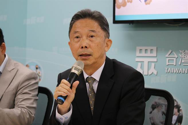 民眾党秘书长周台竹说明访日行程。（杨亚璇摄）