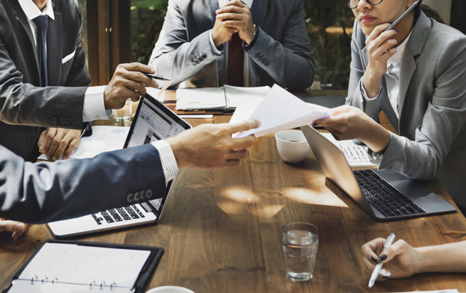 发表歧视政见的台大生遭爆是美籍，不怕封杀，但网友指出，美国对歧视性言论更敏感，回美国工作会更凄惨。（示意图，达志提供）