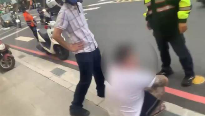 嫌犯被警方当场逮补。（警方提供）