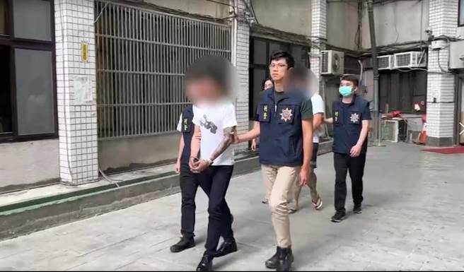 两名嫌犯遭警方依诈欺、毒品罪嫌移送。（警方提供）