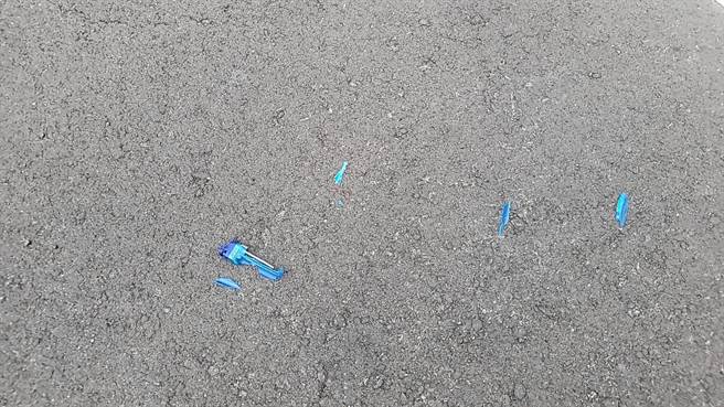 大里一处停车场现场遗留压坏的打火机。（市议员江和树提供）