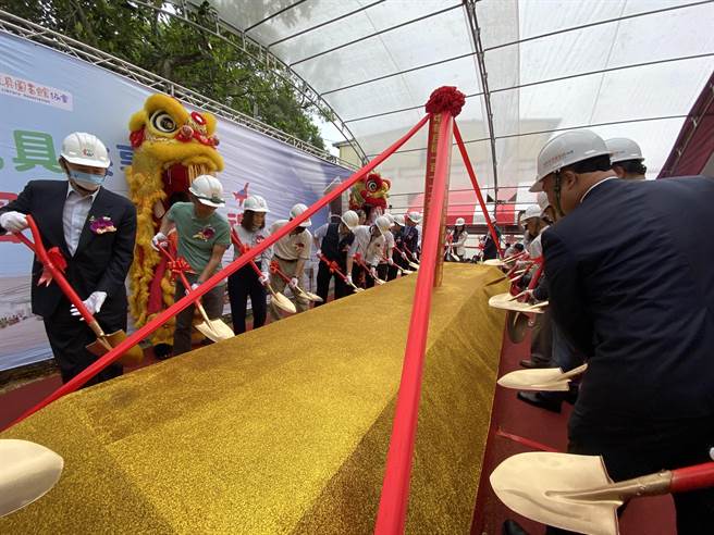 台湾玩具图书馆协会于杨梅打造「玩具共享园区」，24日正式动土，预计2025年8月落成。（蔡明亘摄）