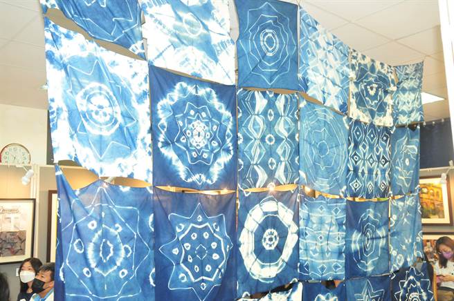 学生蓝染作品。（苗栗县政府提供／李京升苗栗传真）