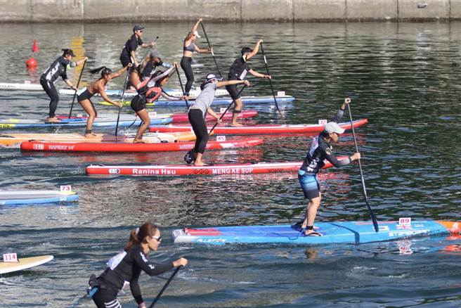 水上活动越来越受到民眾欢迎，高市府运发局将举办「海洋派对三部曲」活动。（本报资料照）