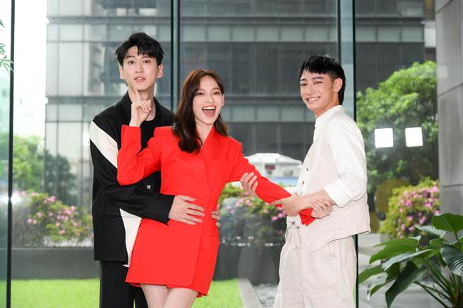 孙沁岳（左起）、姚以缇、刘修甫剧中有感情线。（三立提供）