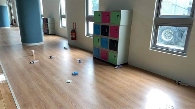 云林县麦寮乡体适能中心常发现民眾违规带饮食入内，还将垃圾留在现场。（翻摄自麦寮乡室内体适能中心脸书／张朝欣云林传真）