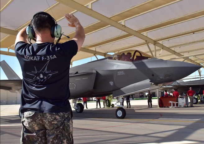 韩国空军F-35 在美国路克基地。(图/路克空军基地)