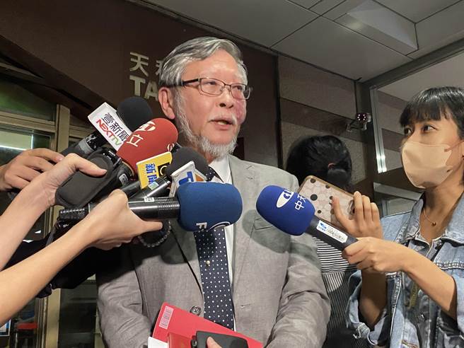 陈欧珀卷入诈骗集团案 民进党廉政会：无偿使用曾嫌房车 予以警告。曾薏苹摄