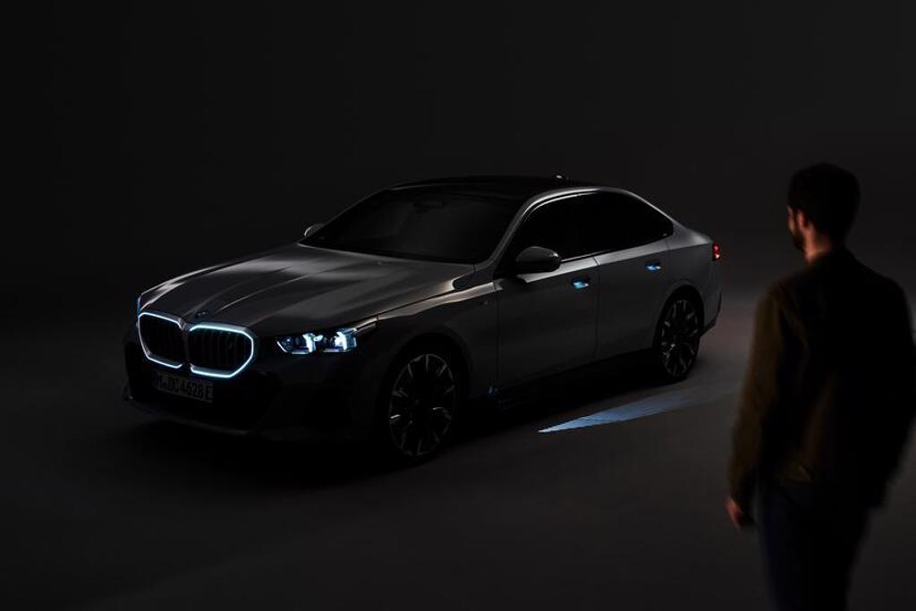 BMW i5 豪華純電房車揭曉：搭 84.3 kWh 電量續航力上看 580 公里、零百加速 3.8 秒搞定(圖/DDCAR)

